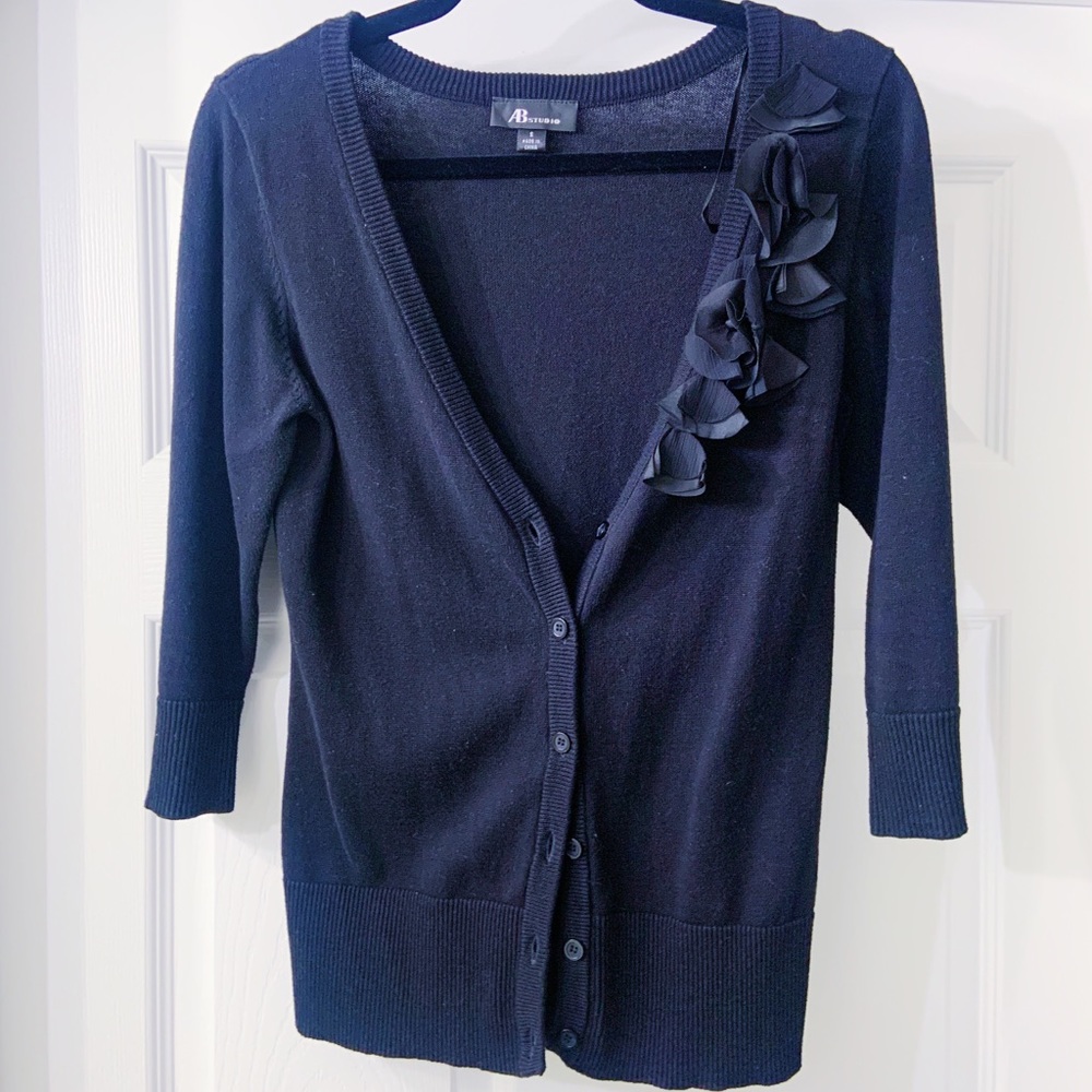 Black Flower Quarter Sleeve Cardigan